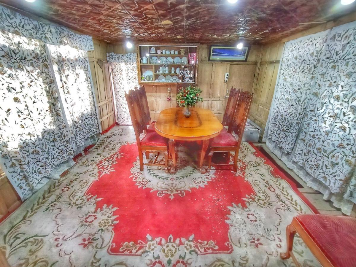 Raja'S Palace Houseboat - Kashmir Srīnagar Esterno foto