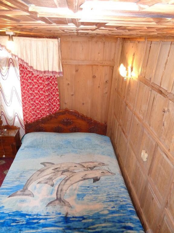Raja'S Palace Houseboat - Kashmir Srīnagar Esterno foto